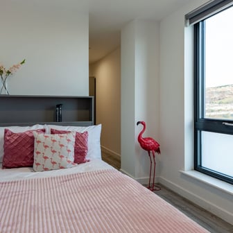 Sky View En Suite - Image 1